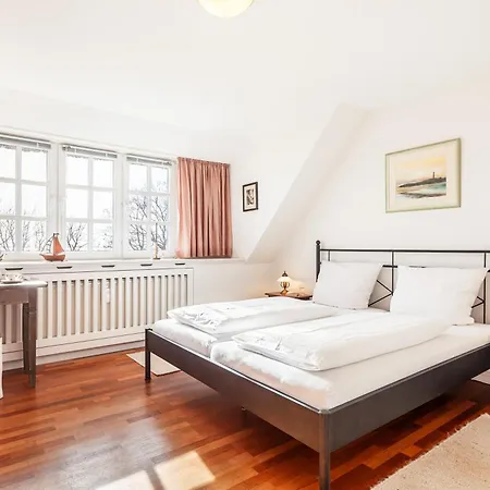 Semesterbostad Hausteil Tornerose